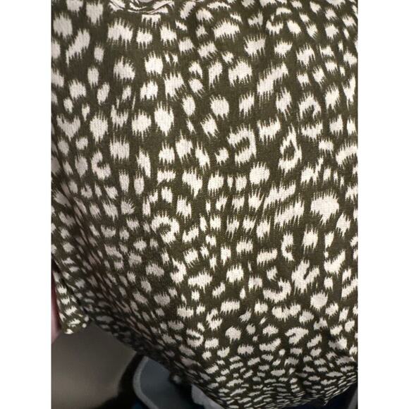 2/$25  Size 12 •  Large • BloomChic • Leopard Print V Neck Ruffle Sleeve Blouse - Picture 4 of 5